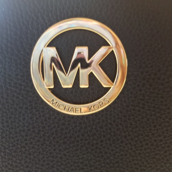 NWT Michael Kors LG EW Fulton Leather Crossbody - Picture 8 of 8